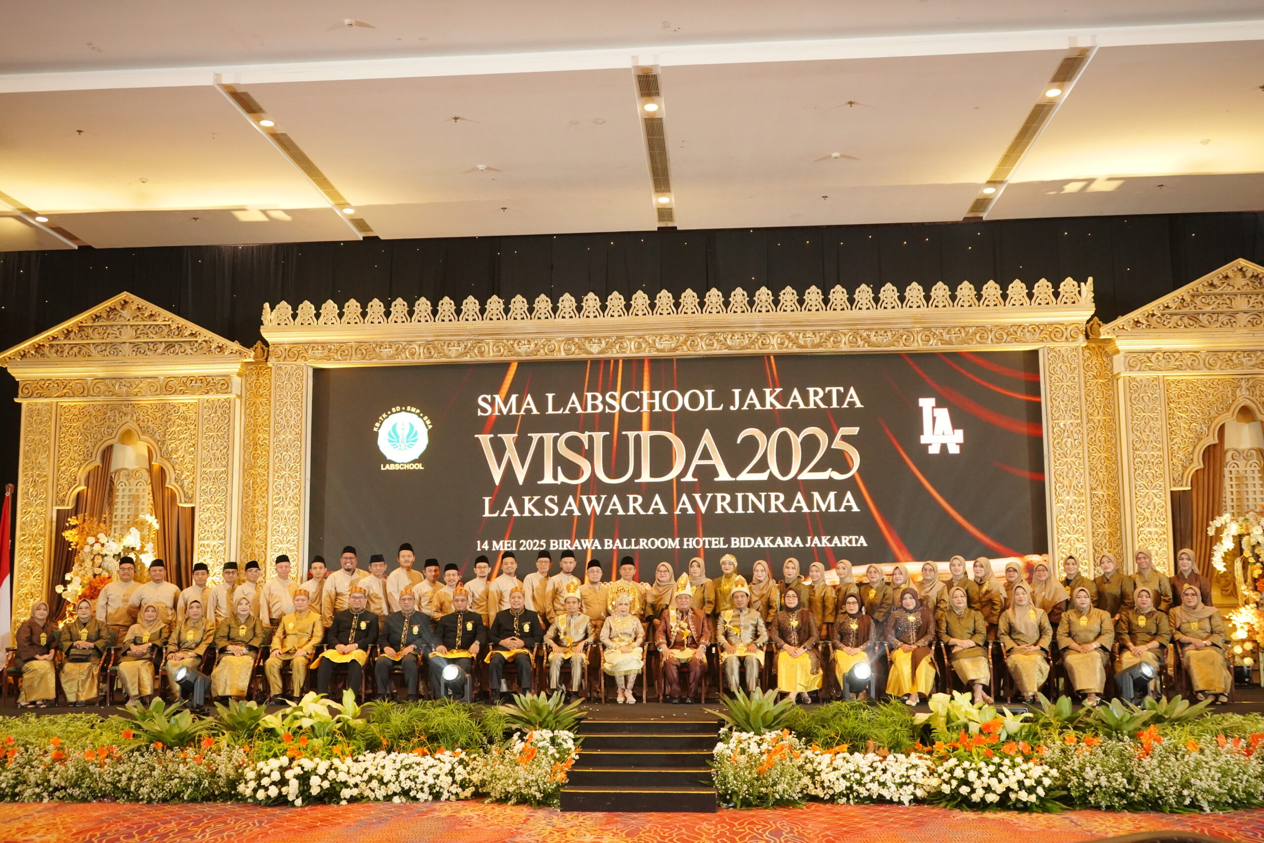 Read more about the article Wisuda Angkatan Laksawara Avrinrama SMA Labschool Jakarta