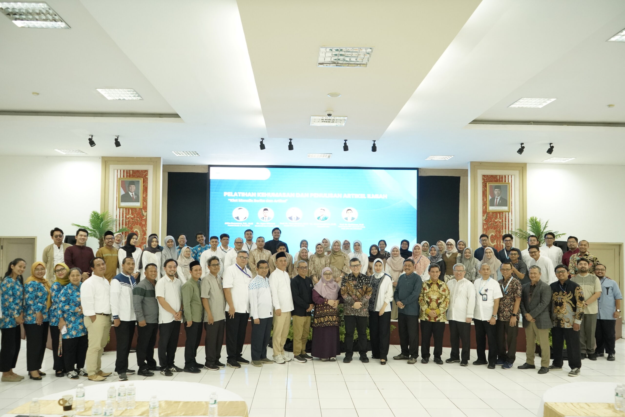 Read more about the article Skill Upgrade: Labschool UNJ Mengadakan Pelatihan Kehumasan dan Penulisan Artikel Ilmiah